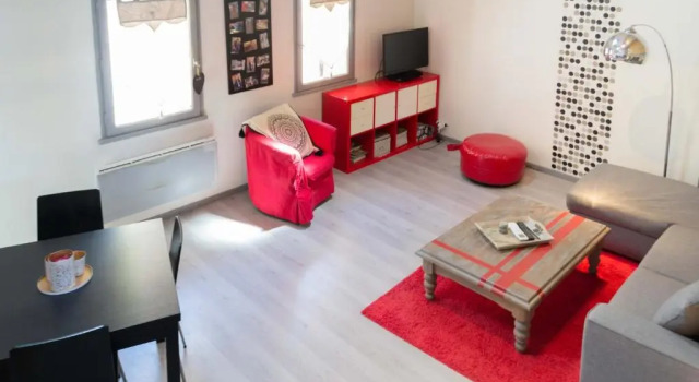 Appartement type loft dans le centre de Roussillon