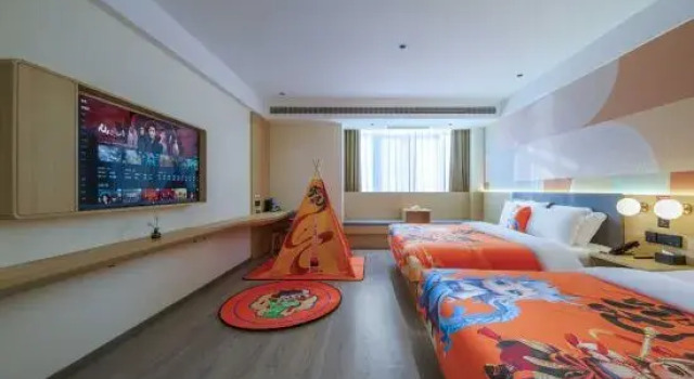 Семейный тент Elong Me Anlai Hotel (Hebi High-speed Railway East Station Lutai Pavilion)