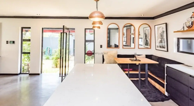 The Urban Sanctuary Boutique Hotel, Забронировать Бутик-отель Бизнес-отели Йоханнесбург, 4* 5*