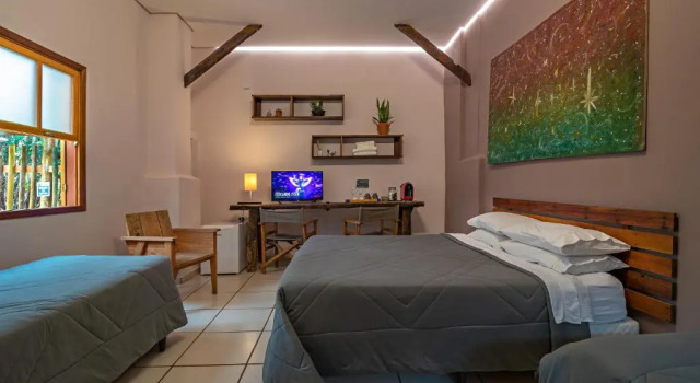 Четырёхместный номер Comfort Suítes no Quintal
