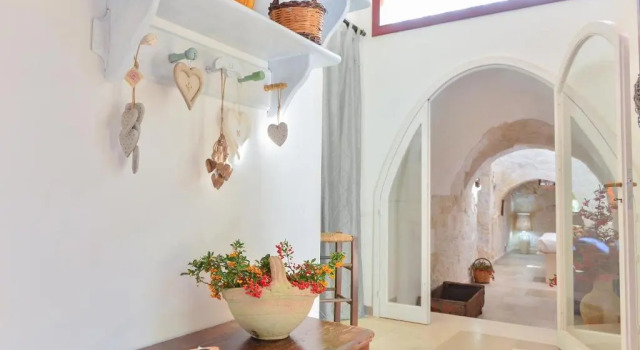 Trullo L'alcova, Book Hotel Hotels in Murgia with Parking, Parking