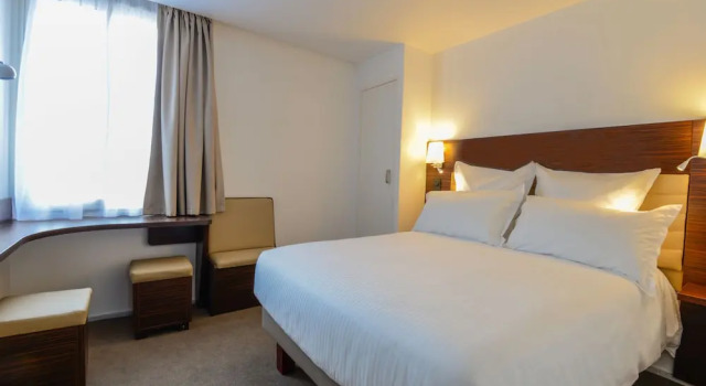 Двухместный номер Superior с балконом Hôtel & Appartements Monsigny