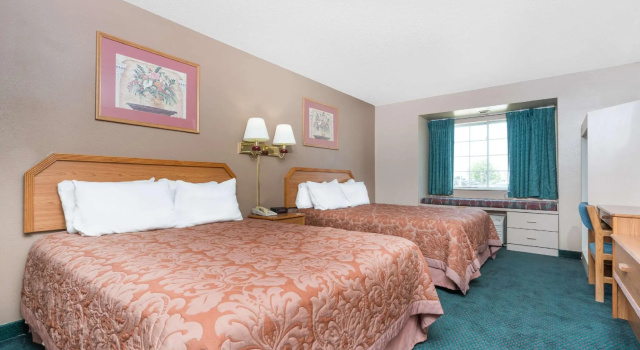Четырёхместный номер Standard Super 8 By Wyndham Fargo Airport