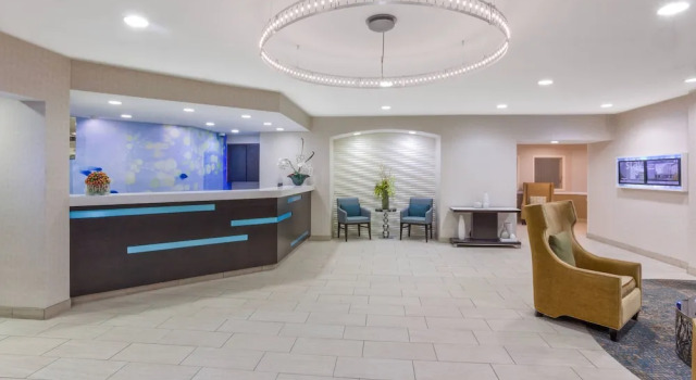 SpringHill Suites Minneapolis Eden Prairie, Varaa Hotelli Hotellit Minnesota pysäköinnillä, Pysäköinti