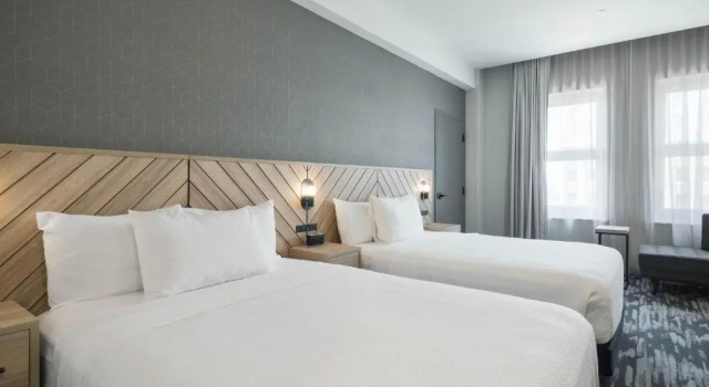 Четырёхместный номер Standard Sandman Signature Fort Worth Texas Hotel