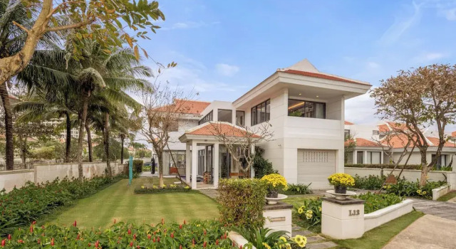 Вилла Luxury Ocean Villa Da Nang 4BR 5 Beds, Private Pool and Kitchen