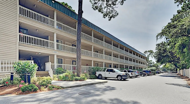 New Listing! Beachfront Hideway W/ 3 Pools! 2 Bedroom Condo