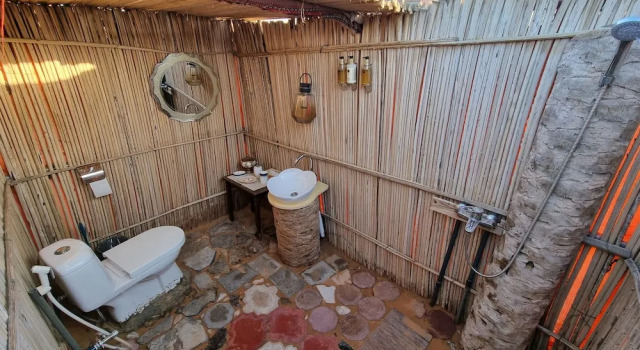Тент c 1 комнатой с видом на горы Starwatching private camp - Oman Desert Private Camp