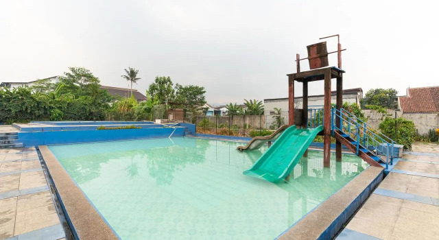 Koolkost syariah near Simpang Dago