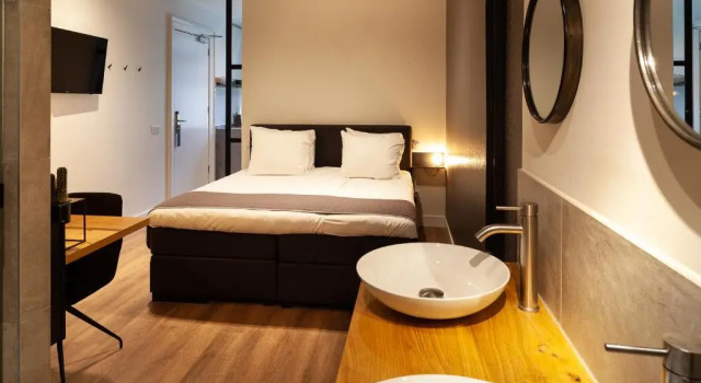 Полулюкс Hotel Julien