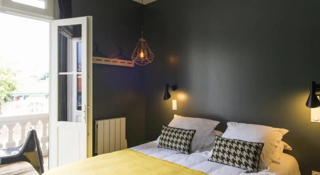 Двухместный номер Deluxe с балконом Hotel Home Arcachon