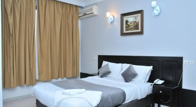 EAST WEST HOTEL, Забронировать Отель Отели Касабланки 3 звезды, рядом с Торговый центр Twin Center, 3*