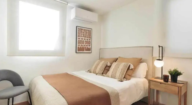 Penthouse in Barcelona With Large Terrace, Забронировать Отель Барселона провинция Барселона, рядом с Jove Regina Theatre
