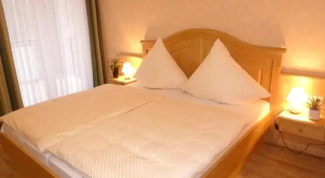 Landgasthaus Zum Steinernen Mann, Prenota Hotel Ulmet Renania-Palatinato