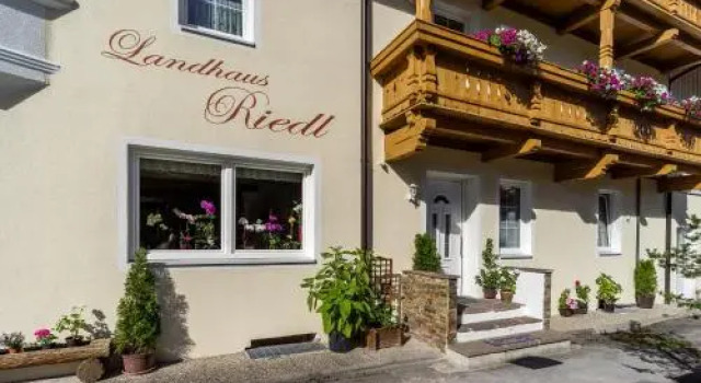 Landhaus Gleirsch, Rezervovat Rekreační dům Hotely v Tyrolsko s parkováním, Parkování