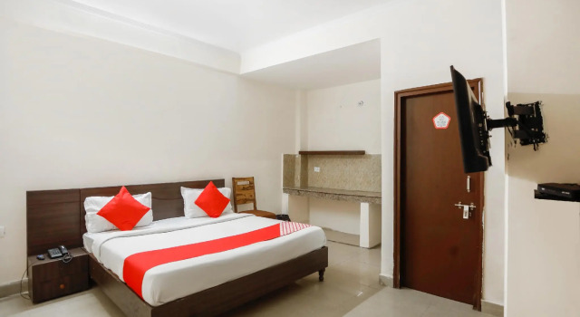 Oyo 71053 Av Residency