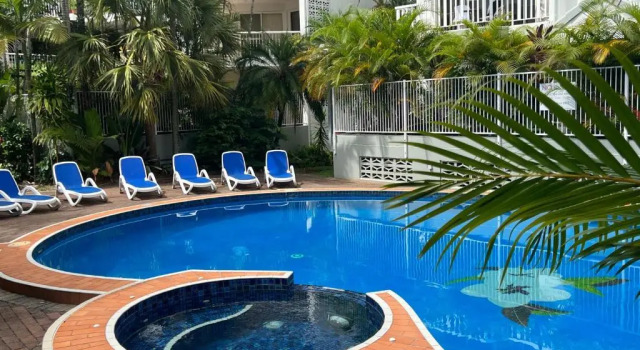 Апартаменты Cascade Gardens Apartments