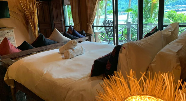 Коттедж с балконом и с видом на залив Nirvana Resort Koh Chang