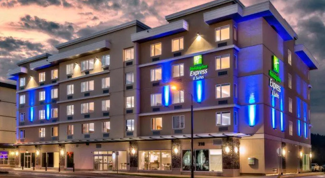 Четырёхместный номер Standard Holiday Inn Express & Suites Victoria-Colwood by IHG