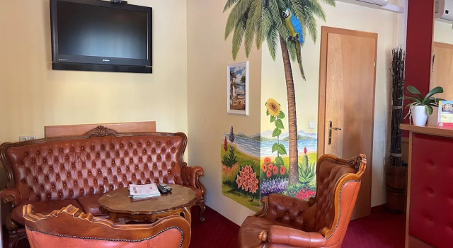 City Hotel Neunkirchen, Book Hotel Hotels in Neunkirchen with Parking, Parking
