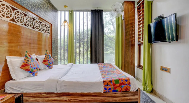 FabHotel Vardhan House I