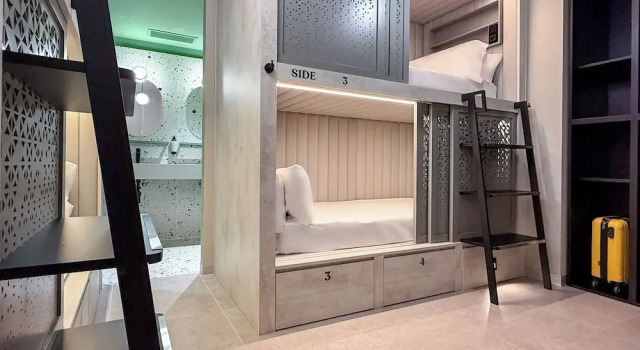 Кровать в общем номере Coeo Hernan Ruiz Rooftop Pool Hostel