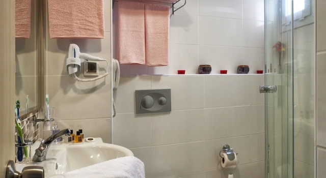 Трёхместный номер Standard c 1 комнатой Asmira Royal Hotel