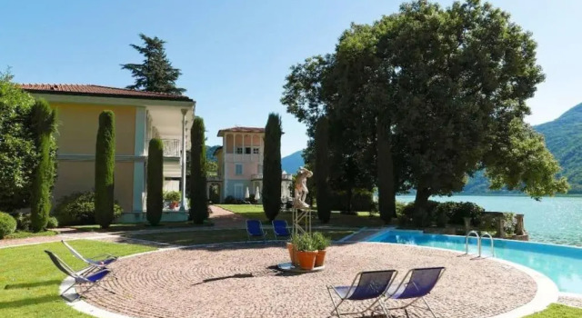 Апартаменты Beautiful apartment with direct access to Lake Lugano