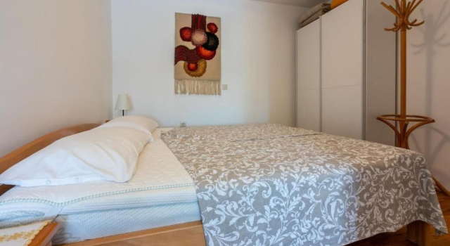 Apartments Vera, Prenota Appartamento Hotel a Isole Quarnerine con parcheggio, Parcheggio