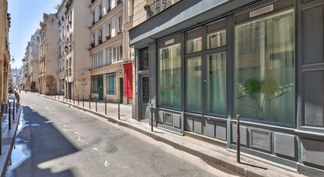 New Stunning 4 Bdrs Apt, With AC – Le Marais, Забронировать Отель 3-й округ: Маре Париж, рядом с Станция метро Rambuteau