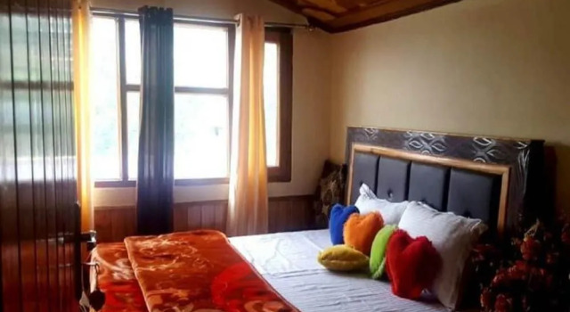 Goroomgo Himalayan Shutra Shimla