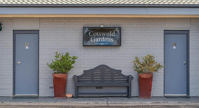 Cotswold Gardens, Забронировать Отель Армидейл New England NSW, рядом с The Armidale School