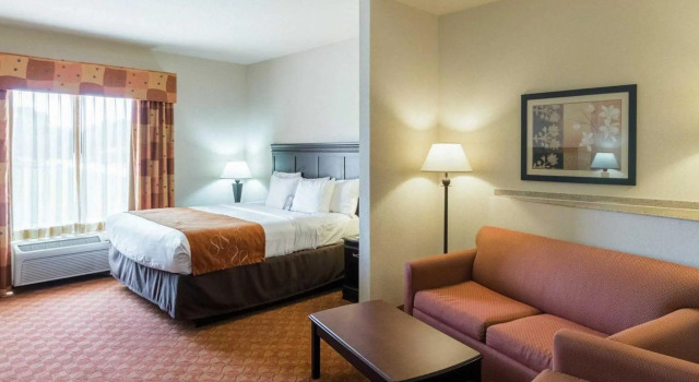 Люкс Comfort Suites Granbury