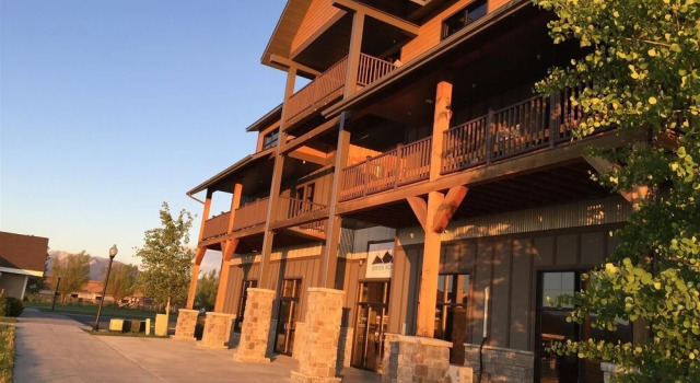 Belgrade - Whispering Pines 7A, Buchen Sie Ferienhaus Belgrad 
