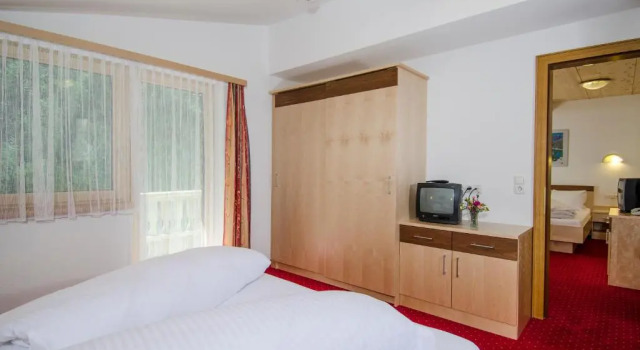 Апартаменты Hotel Garni Siegele - inklusive Silvretta-Card PREMIUM