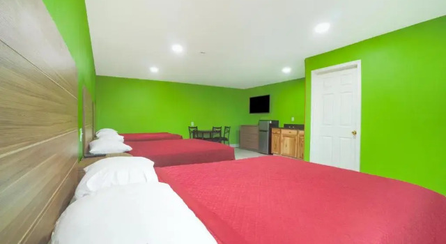 Шестиместный номер Standard Plaza Motel Corpus Christi by OYO