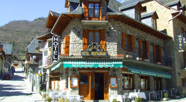 Batalla, Book Hotel Hoteller i Val d'Aran med parkering, Parkering
