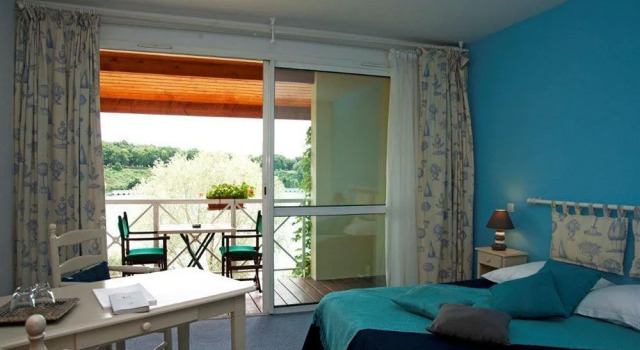 Hotel The Originals Les Jardins du Lac (ex Relais du Silence), Prenota Hotel Trizay Charente Marittima