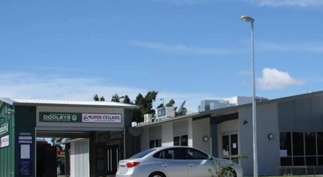 Dooleys Tavern & Motel Springsure, Prenota Motel Hotel a Queensland con parcheggio, Parcheggio