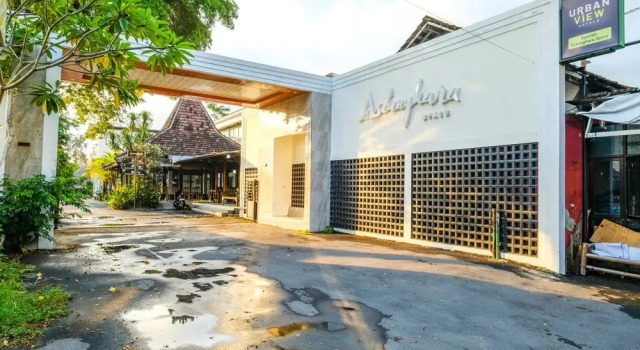 Urbanview Hotel Syariah Astungkara Space Sleman by RedDoorz, Book Hotel Hotels in Sleman with Parking, Parking