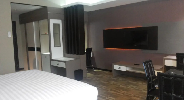 Plaza Hotel Tanjungpinang, Забронировать Отель Танджунгпинанг Pulau Bintan