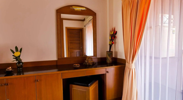 Royal Prince Residence