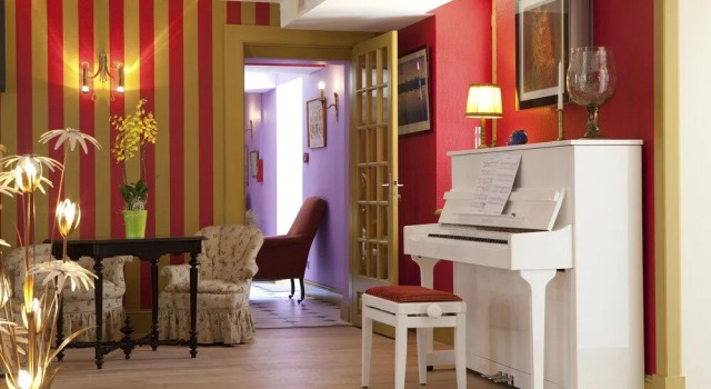 Logis hôtel Ô en Couleur, Reserva ahora Hotel Hoteles en Centro con desayuno, Desayunos