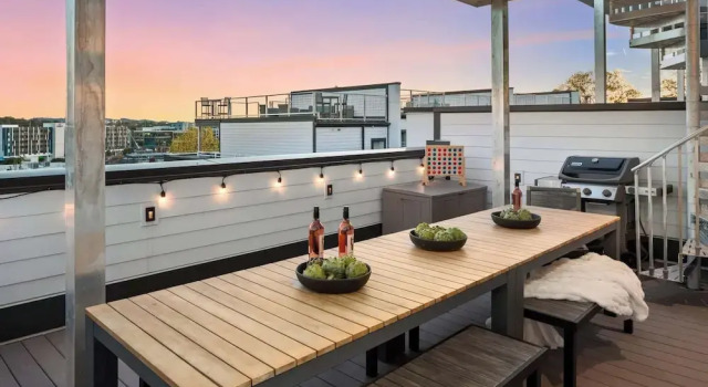 Luxury Retreat Double Rooftop Deck Game Room, Prenota Casa vacanze Hotel a Tennessee con parcheggio, Parcheggio
