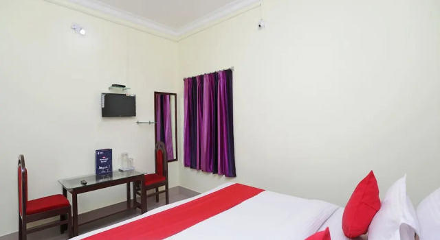 OYO 13859 Soveet Residency