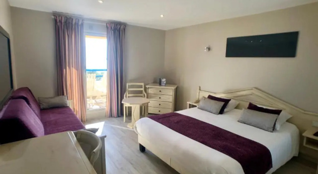 Трёхместный номер Standard с видом на море Hôtel Méditerranée