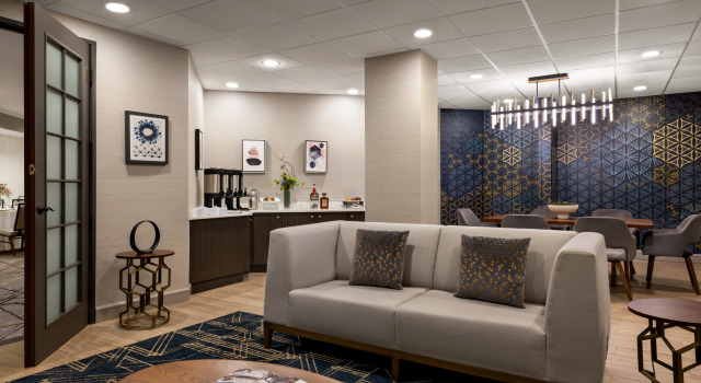 Crowne Plaza Edison by IHG, Забронировать Отель Эдисон North Jersey
