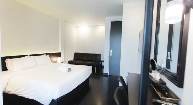 Двухместный номер Standard с балконом iSilver Hotel