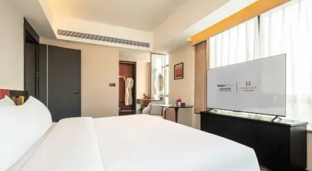 Люкс Deluxe Qianyi International Hotel (Changsha Central South University of Railways Academy Store)