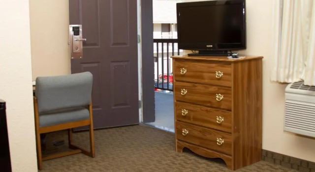 Номер Deluxe Cottonwood Inn & Suites